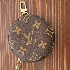 Brand new LV round zip coin purse
